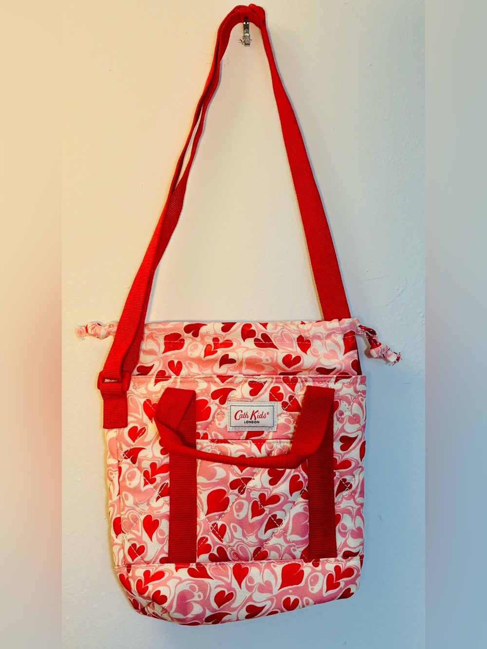 RARE NWOT Cath Kidston Pink & Red Marble Heart Print Crossbody Drawstring Bag